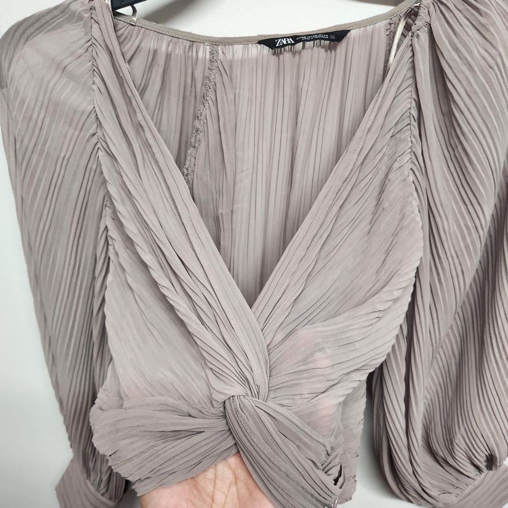 Zara Blouse Womens XS Beige Pleated Cropped Twist Front Balloon Sleeve Top - Picture 3 of 12